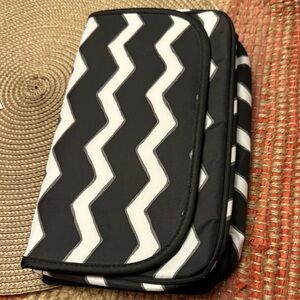 Thirty-One Black and White Chevron Cosmetic Bag nwot